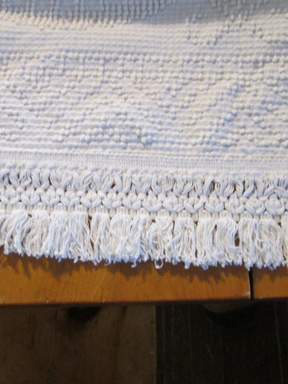 Vtg Farmhouse  cotton white full/queen fringed maltese chenille 84x104 bedspread